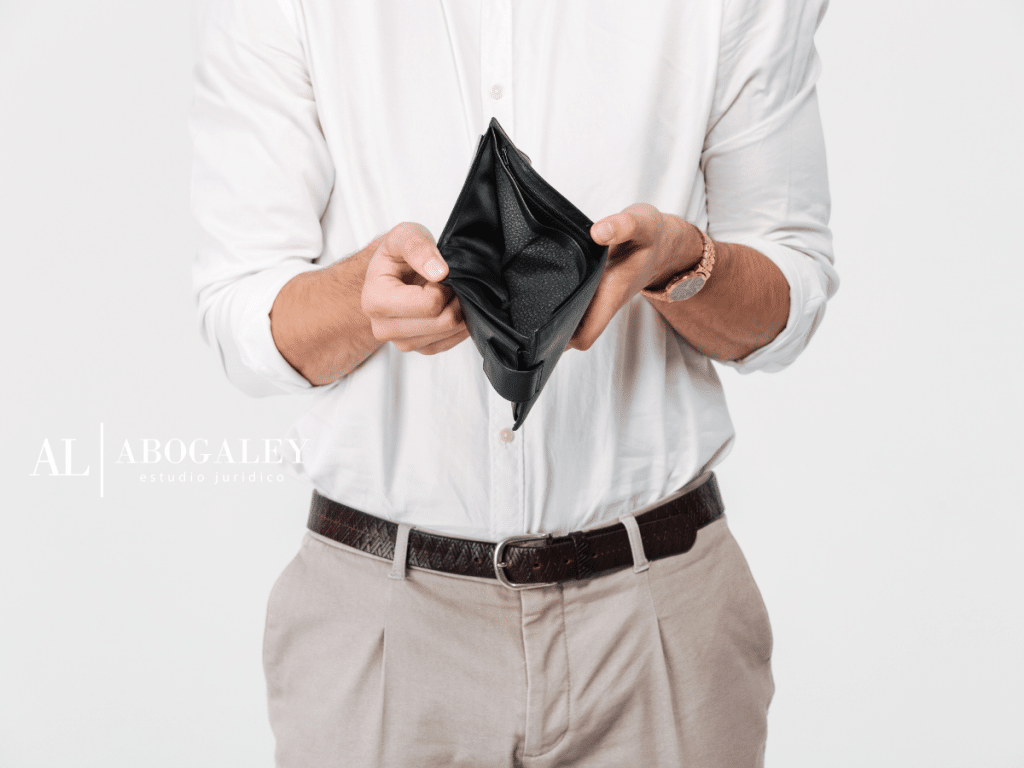 Hombre en quiebra y sin dinero. ¿Declararse en quiebra borra la Pensión de alimentos?
