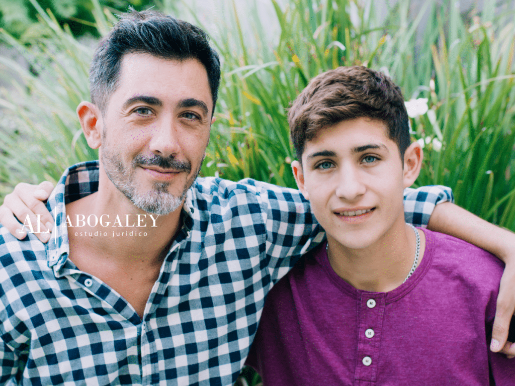 padre e hijo iguales: Reclamación de paternidad: Cómo exigir legalmente el reconocimiento de un hijo en Chile