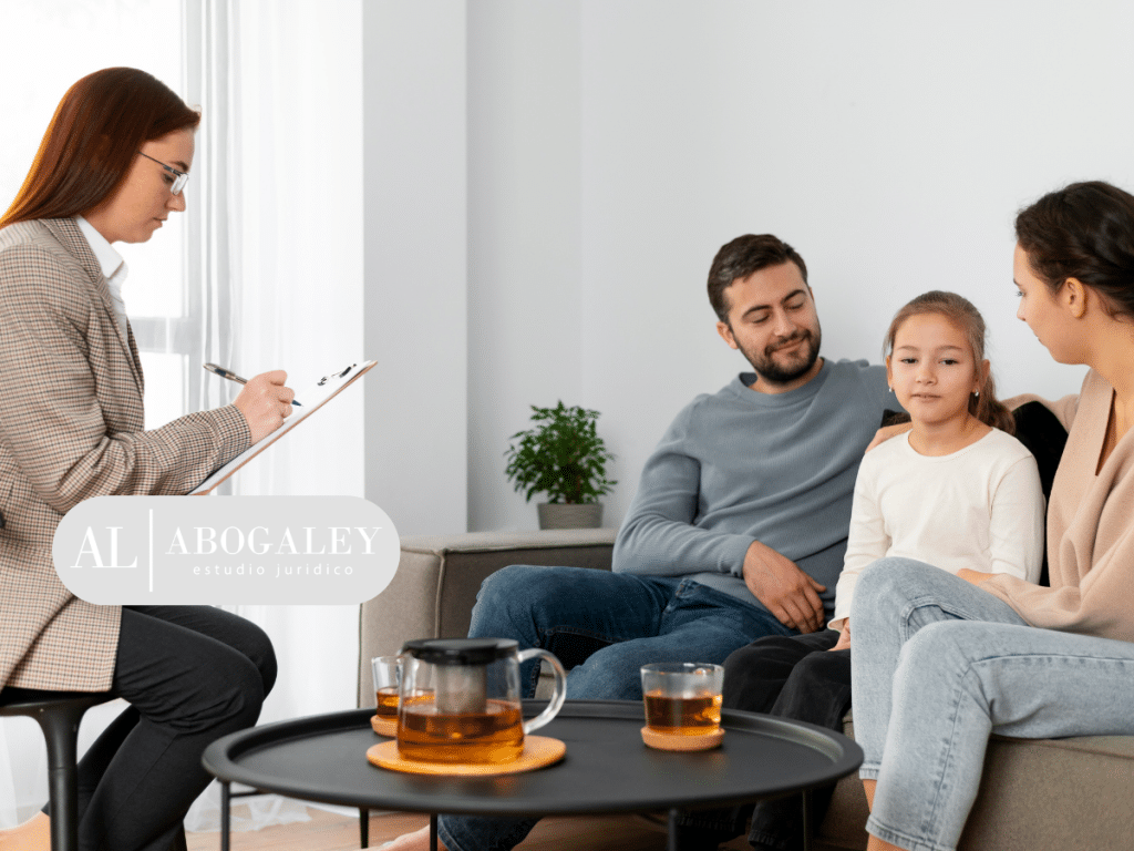 FAMILIA EN MEDIACIÓN: Mediación y soluciones extrajudiciales: beneficios de la negociación familiar